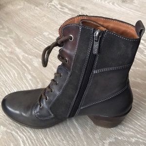 Pikolinos Rotterdam grey brown heeled ankle boot